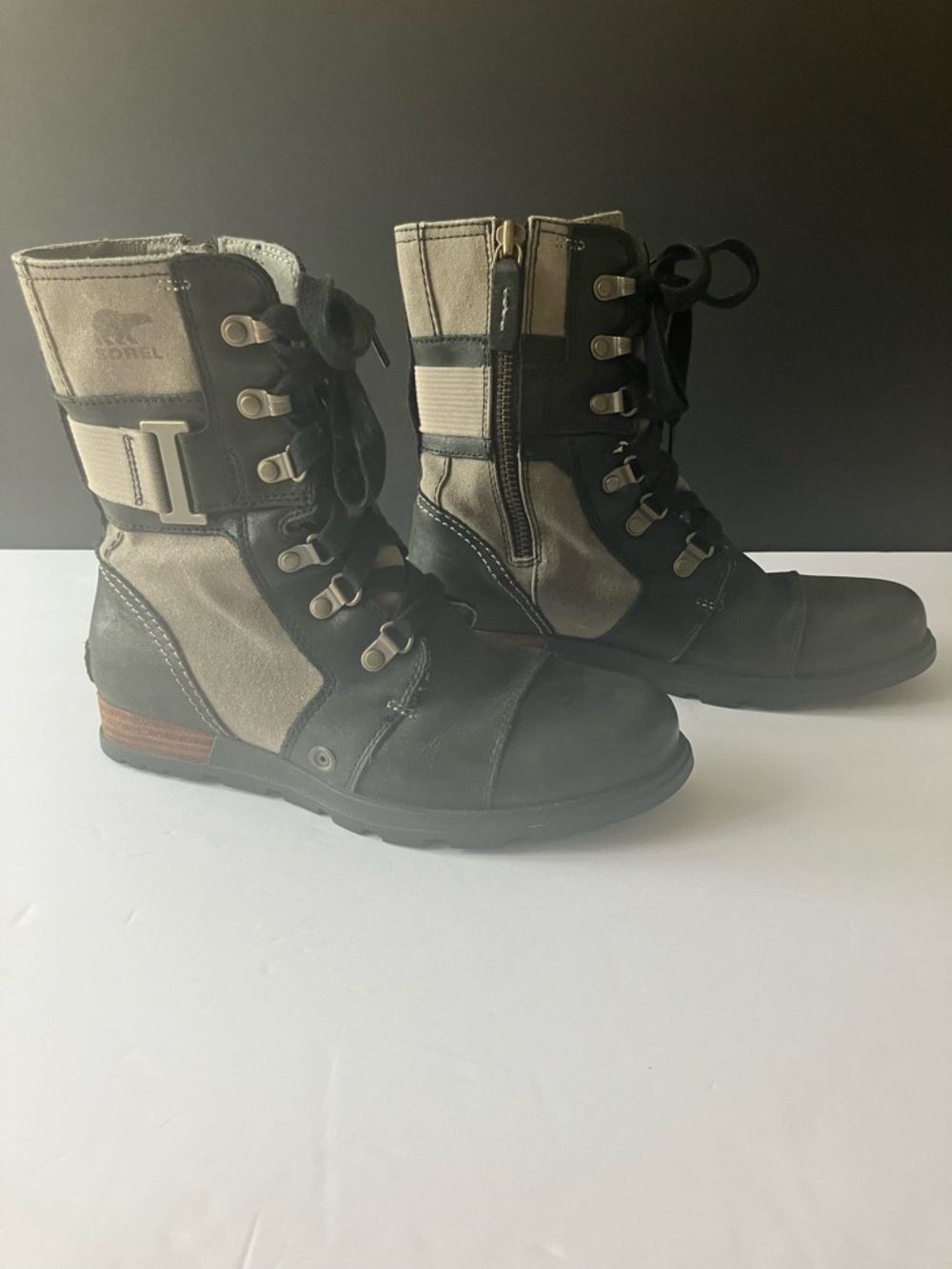 Sorel Women's Lace-Up Boots in Black and Tan